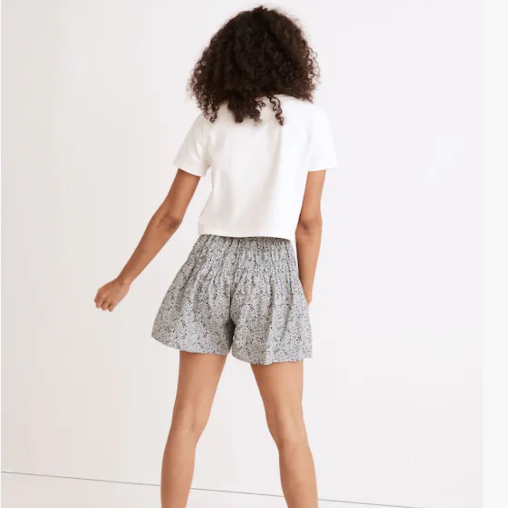Madewell smocked pull-on shorts in floretine floral - Picture 3 of 7